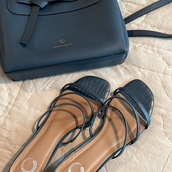 Beautiful blue Nanette Lepore bag - Picture 7 of 7